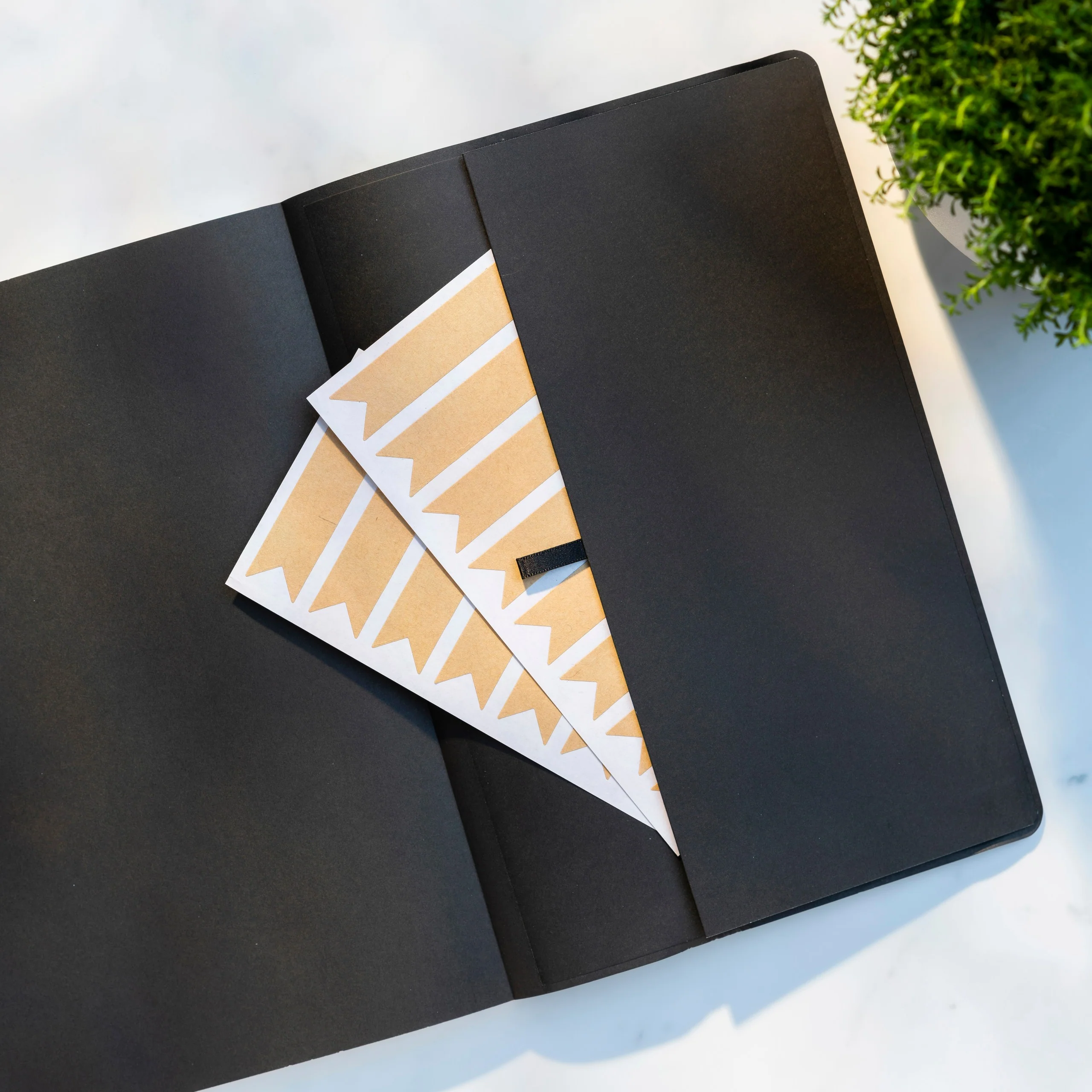 Notebook Deluxe B5 black - Image 4